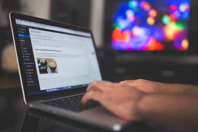 howtomakemoneyblogging make money blogging on your laptop